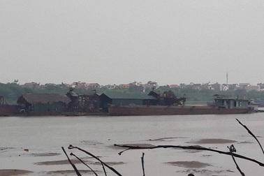 Bắc Giang: "Tuýt còi" doanh nghiệp khai thác cát, sỏi dính sai phạm!