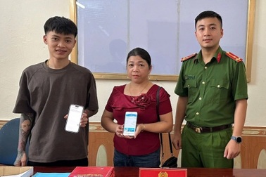 Nhận 30 triệu đồng từ tài khoản lạ, thanh niên sống ở Nhật nhờ mẹ trả lại