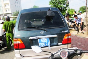Mượn xe ôtô biển số xanh đi đòi nợ