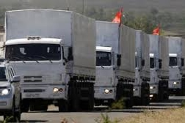 Đoàn xe nhân đạo Nga vượt biên giới vào Ukraine