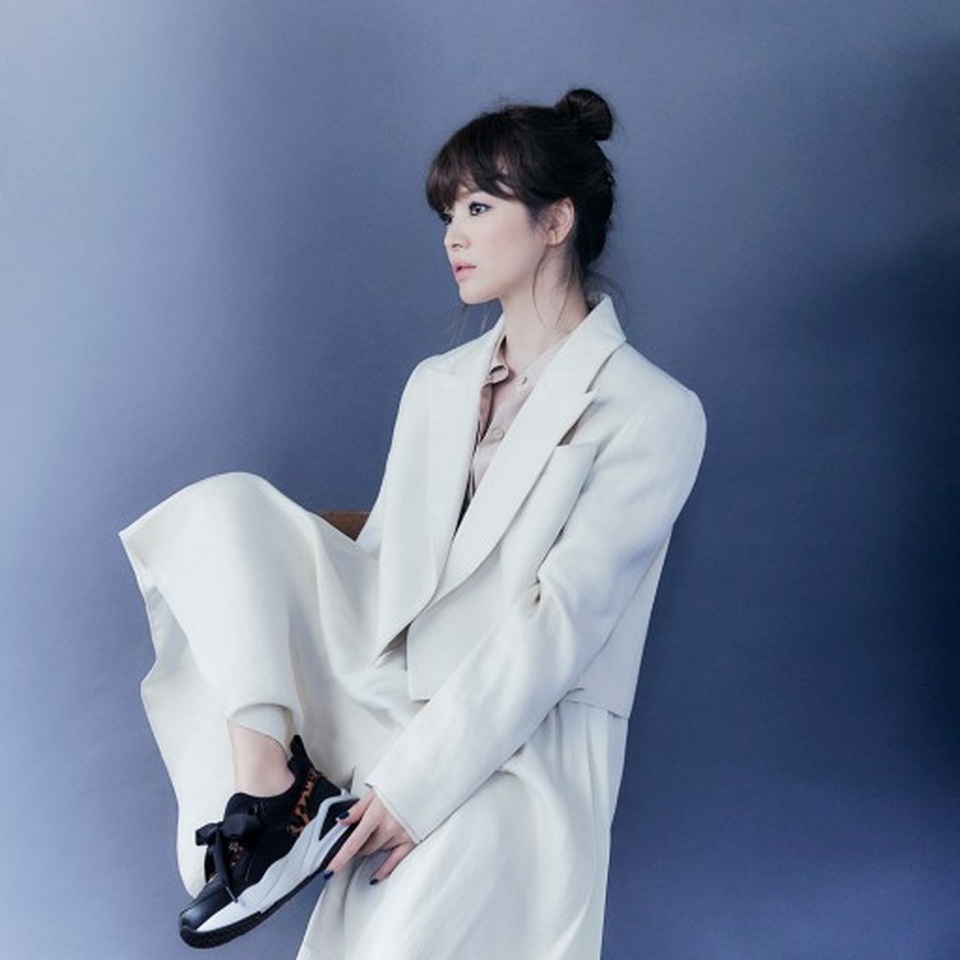 Hậu ly hôn: Song Hye Kyo sống an yên, gia đình Song Joong Ki lạnh nhạt - 16 Hậu ly hôn: Song Hye Kyo sống an yên, gia đình Song Joong Ki lạnh nhạt - 16