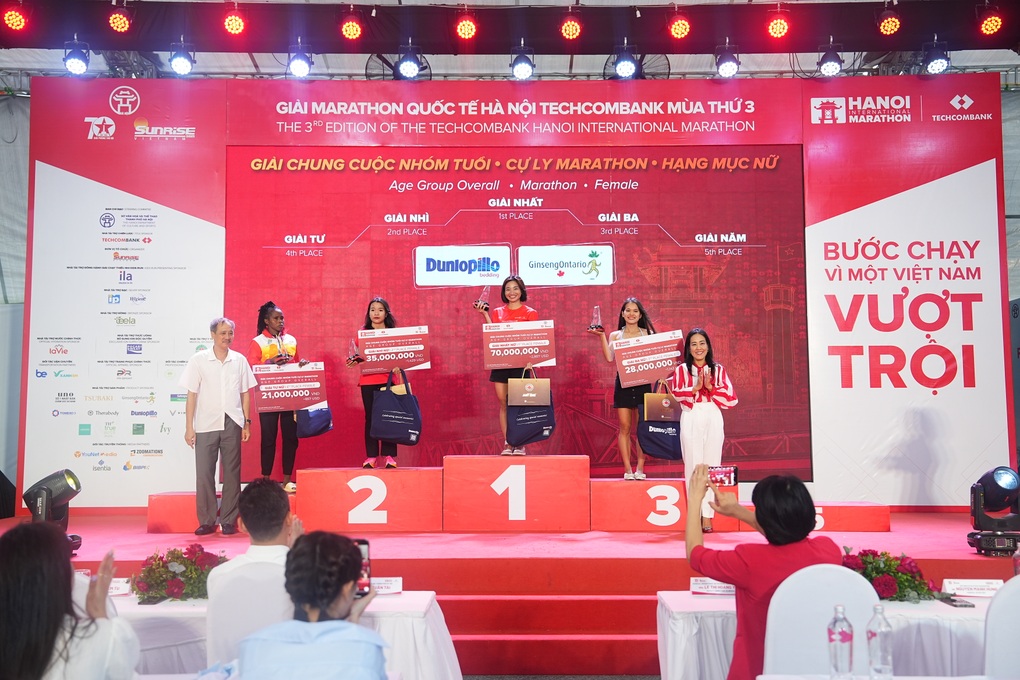 Marathon Quốc tế Hà Nội Techcombank mùa 3: Hành trình của tinh thần thể thao kiên định, mạnh mẽ - 2 Marathon Quốc tế Hà Nội Techcombank mùa 3: Hành trình của tinh thần thể thao kiên định, mạnh mẽ - 2