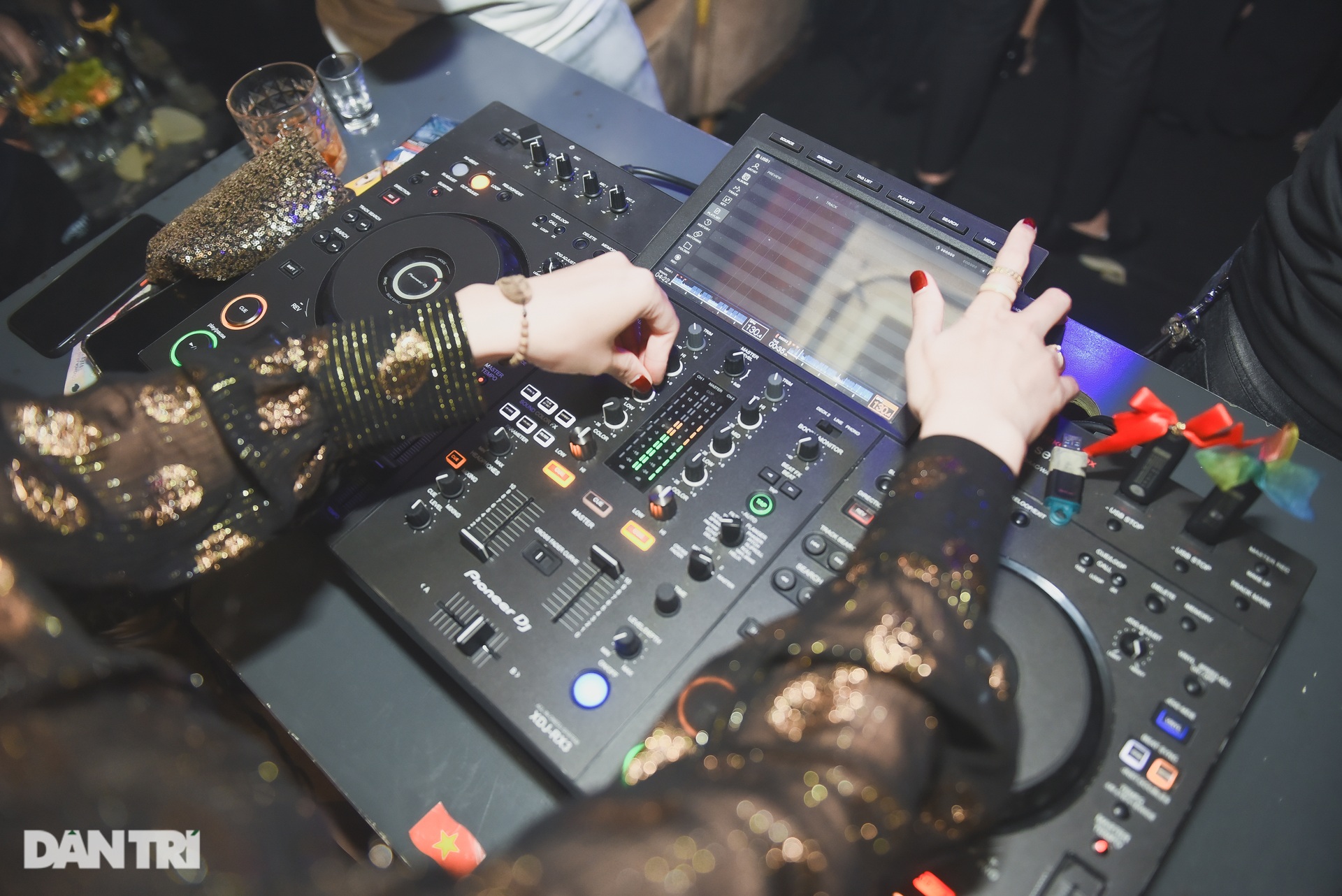 Góc khuất nữ DJ lấy chồng tuổi 20, làm mẹ đơn thân và 7 năm không ngủ - 5 Góc khuất nữ DJ lấy chồng tuổi 20, làm mẹ đơn thân và 7 năm không ngủ - 5