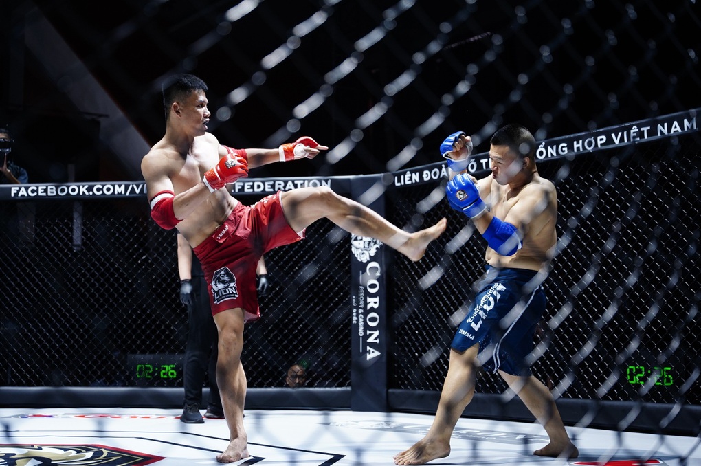Á quân Wushu thế giới chiến thắng ấn tượng tại giải MMA Championship - 2 Á quân Wushu thế giới chiến thắng ấn tượng tại giải MMA Championship - 2