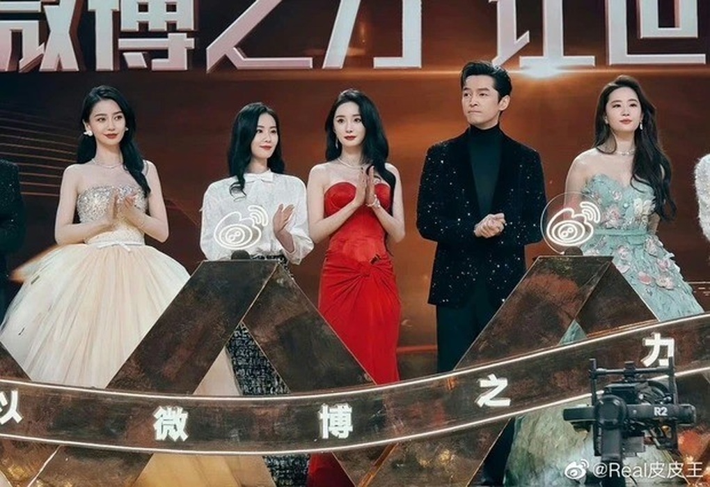 Lưu Diệc Phi bị chê béo: Khi chuẩn gầy độc hại ám ảnh showbiz Hoa ngữ - 4 Lưu Diệc Phi bị chê béo: Khi chuẩn gầy độc hại ám ảnh showbiz Hoa ngữ - 4