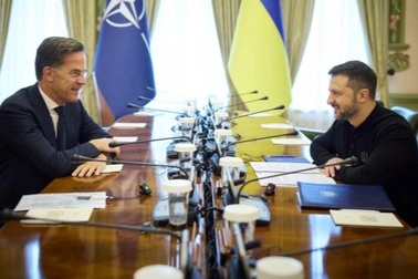 Báo Anh: Châu Âu sẽ thảo luận kịch bản tự động kết nạp Ukraine vào NATO