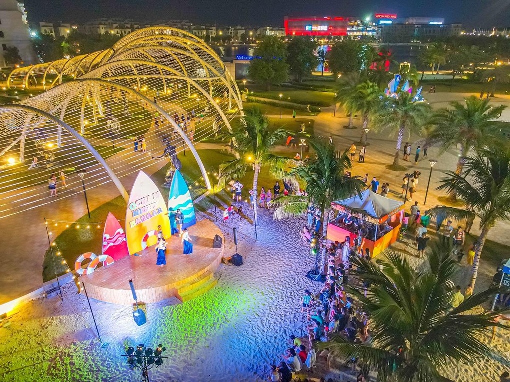 Giới trẻ đổ bộ Quận Ocean tham dự lễ hội Biển - 8 Giới trẻ đổ bộ Quận Ocean tham dự lễ hội Biển - 8