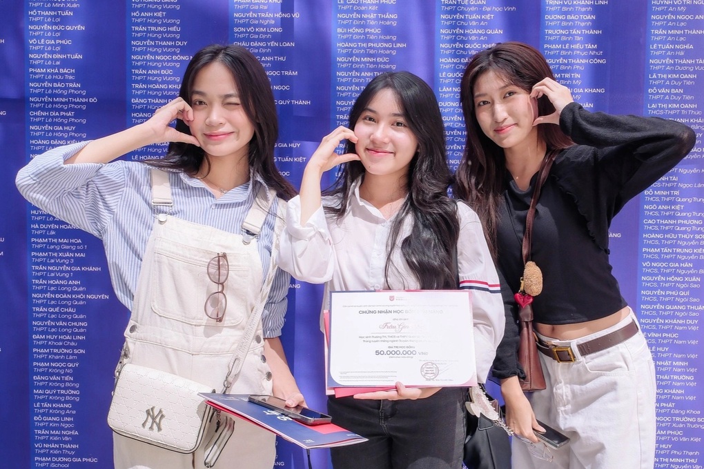 Điểm sàn của loạt trường đại học, có trường “top” giảm đến 6 điểm - 2 Điểm sàn của loạt trường đại học, có trường “top” giảm đến 6 điểm - 2