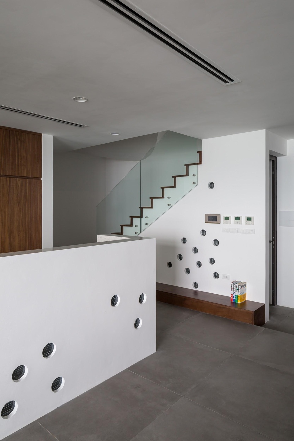 “Biệt thự trên không” ngắm trọn Hồ Tây lãng mạn của vợ chồng trẻ ở Hà Nội - 7