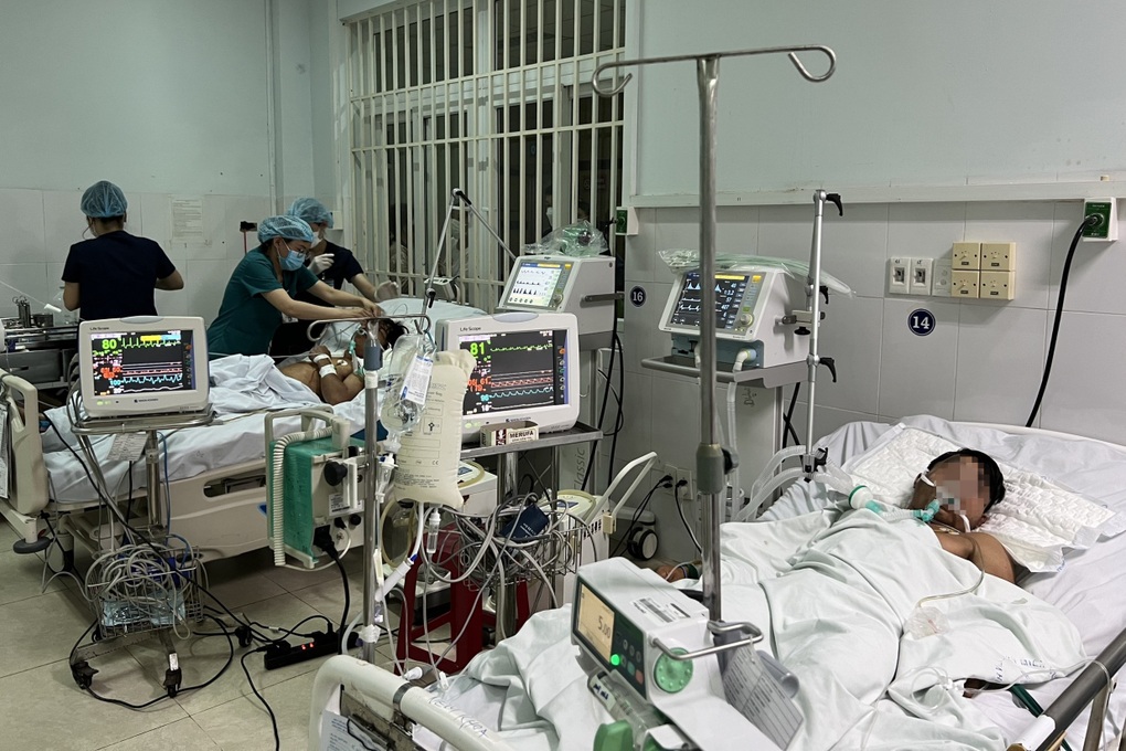 10 người ngộ độc botulinum sau khi ăn cá chép muối ủ chua, 1 ca đã tử vong - 1 10 người ngộ độc botulinum sau khi ăn cá chép muối ủ chua, 1 ca đã tử vong - 1