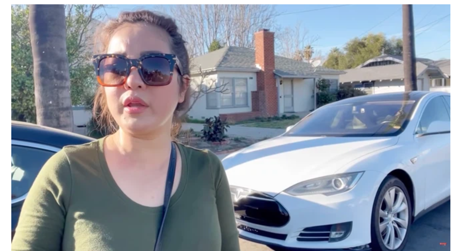 Thúy Nga tiết lộ Kim Hiền rất giàu có, đi xế hộp 150 ngàn USD - 1