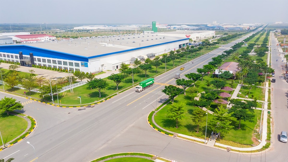Chủ đầu tư tăng giá thuê đất bất chấp Covid-19 trước làn sóng dịch chuyển - 1 Chủ đầu tư tăng giá thuê đất bất chấp Covid-19 trước làn sóng dịch chuyển - 1