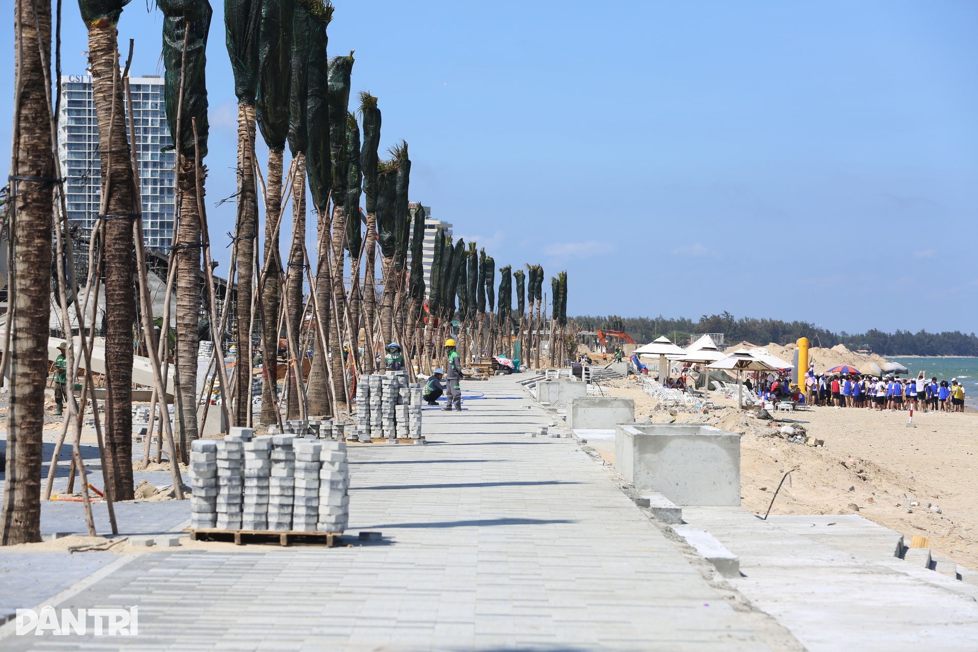 Tất bật trên công trường chỉnh trang Bãi Sau Vũng Tàu - 12 Tất bật trên công trường chỉnh trang Bãi Sau Vũng Tàu - 12