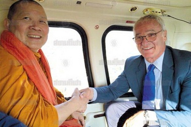 Leicester City nhờ thầy “làm phép” trước trận gặp MU