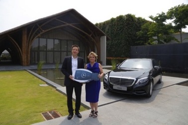 Mercedes-Benz Việt Nam bàn giao xe S-Class cho khu nghỉ dưỡng 5 sao Naman Retreat