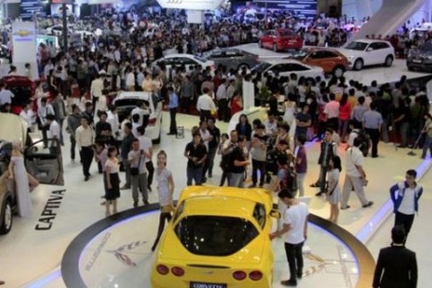 Thị trường ô tô “đại hạ giá” để “xả hàng” cuối năm