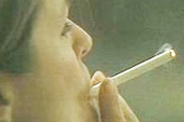 Hút thuốc gây bệnh vẩy nến và béo phì