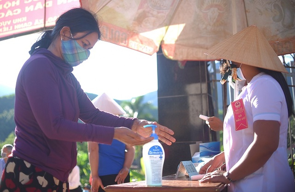 Cử tri nơi cổng trời kỳ vọng vào đại biểu trúng cử nhiệm kỳ tới - 4 Cử tri nơi cổng trời kỳ vọng vào đại biểu trúng cử nhiệm kỳ tới - 4