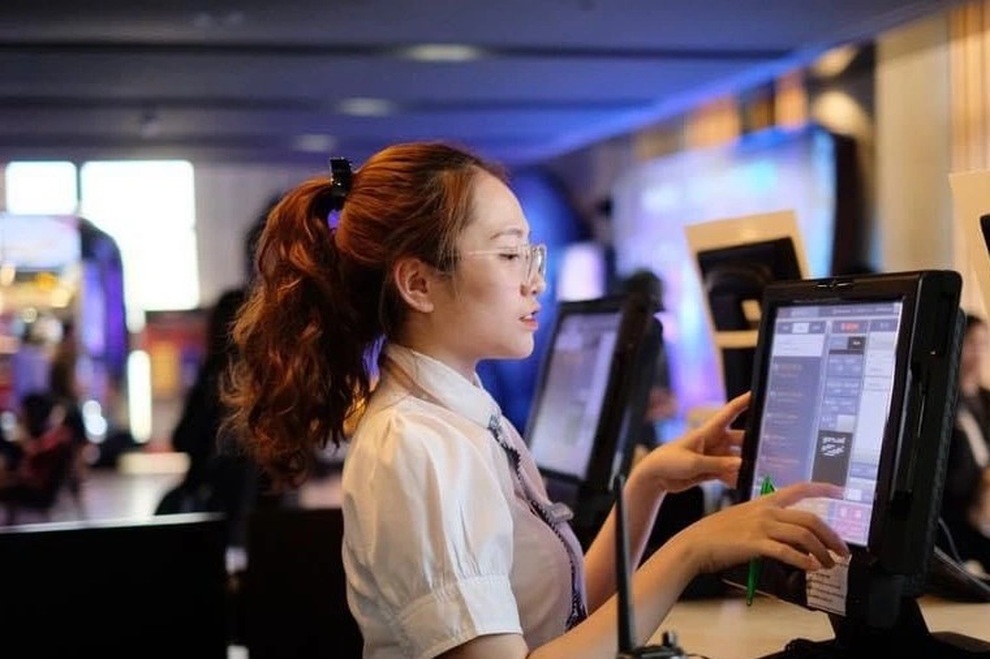 Nhân viên rạp phim bán hàng online, loay hoay tìm việc mới vì Covid-19 - 1 Nhân viên rạp phim bán hàng online, loay hoay tìm việc mới vì Covid-19 - 1
