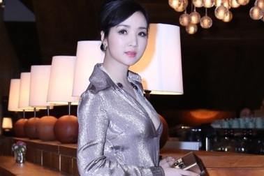 Giáng My chúc mừng hoa hậu Thúy Nga