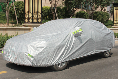 Phủ bạt, dùng tấm chắn nắng cho ô tô có thực sự mang lại hiệu quả?
