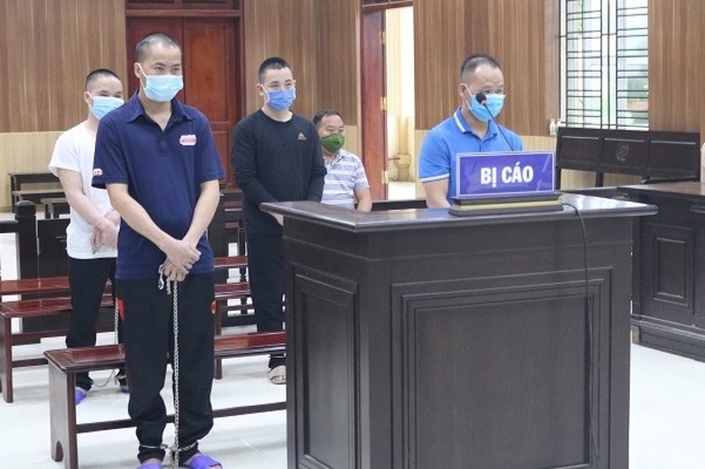 Bị yêu cầu kiểm tra, chĩa súng bắn thiếu tá công an tử vong - 1 Bị yêu cầu kiểm tra, chĩa súng bắn thiếu tá công an tử vong - 1
