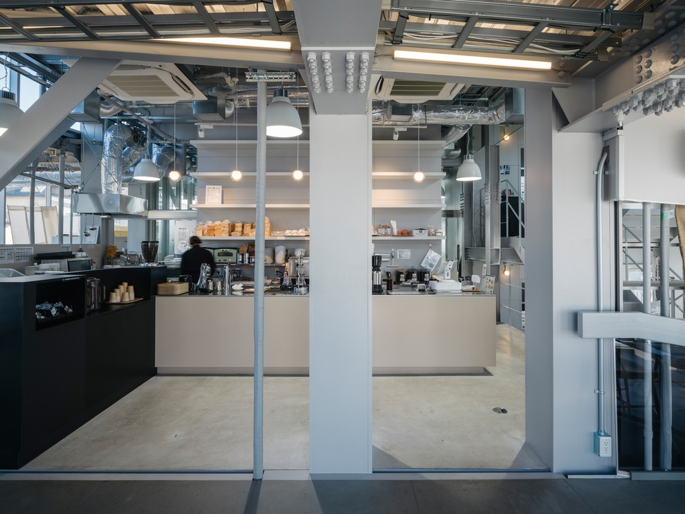 Quán cà phê vòng xoáy độc lạ như trung tâm thương mại thu nhỏ - 7