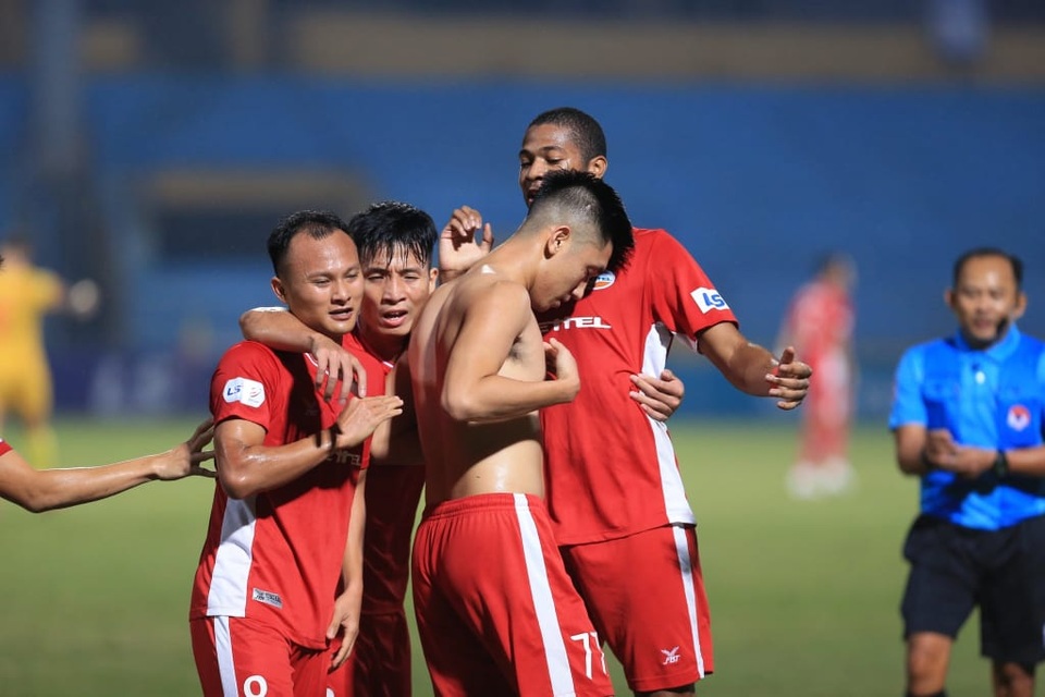 Cuộc đua tứ mã đến ngôi vô địch V-League - 3 Cuộc đua tứ mã đến ngôi vô địch V-League - 3