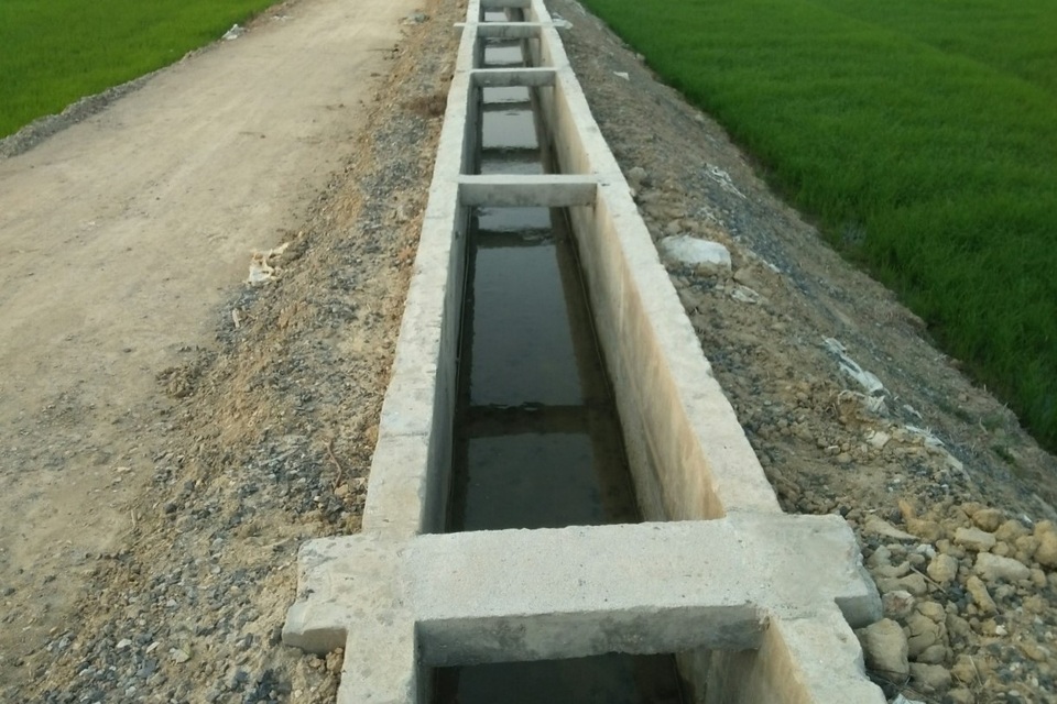 Chủ đầu tư nói gì về chuyện lạ ở dự án thủy lợi trăm tỷ? - 4 Chủ đầu tư nói gì về chuyện lạ ở dự án thủy lợi trăm tỷ? - 4