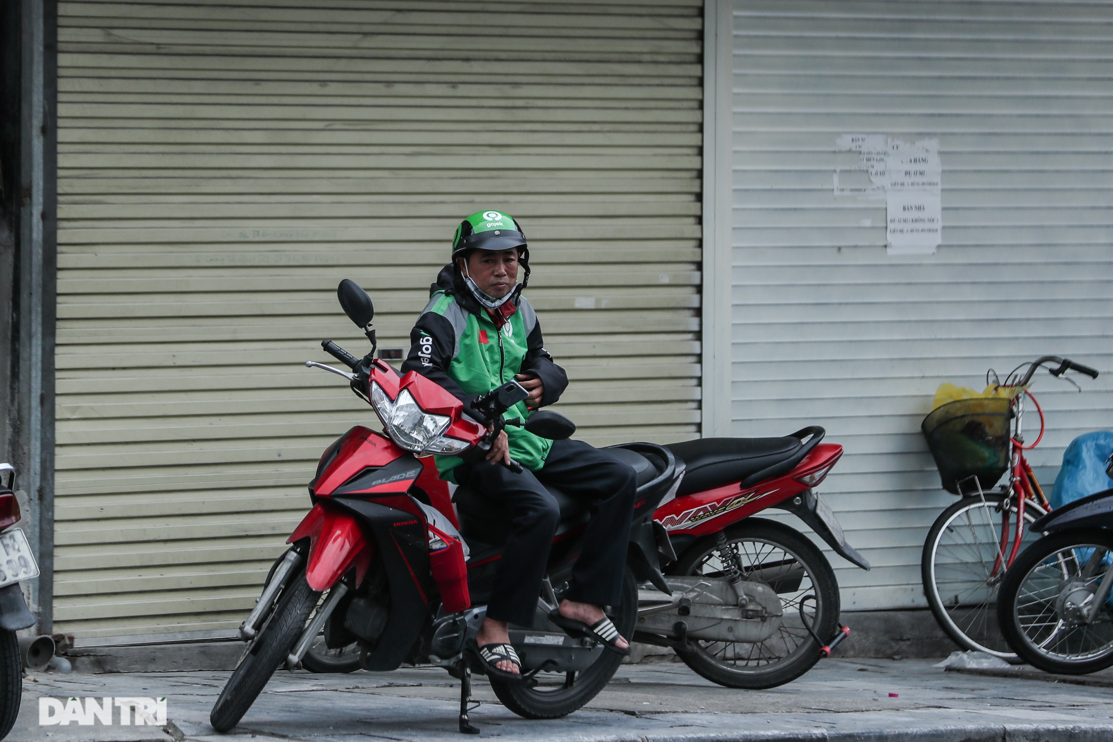 Hà Nội: Những góc phố lặng lẽ thu mình giữa mùa Covid-19 - 8