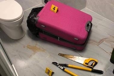 Phát hiện thi thể người trong vali tại căn nhà 4 tầng