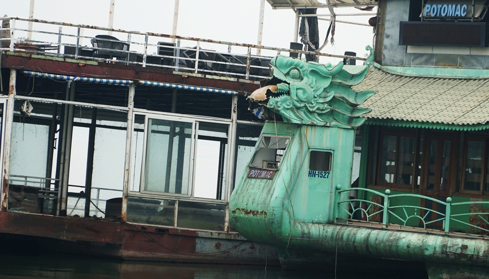 Cận cảnh nghĩa địa du thuyền từng một thời sầm uất bậc nhất Thủ đô - 8 Cận cảnh nghĩa địa du thuyền từng một thời sầm uất bậc nhất Thủ đô - 8