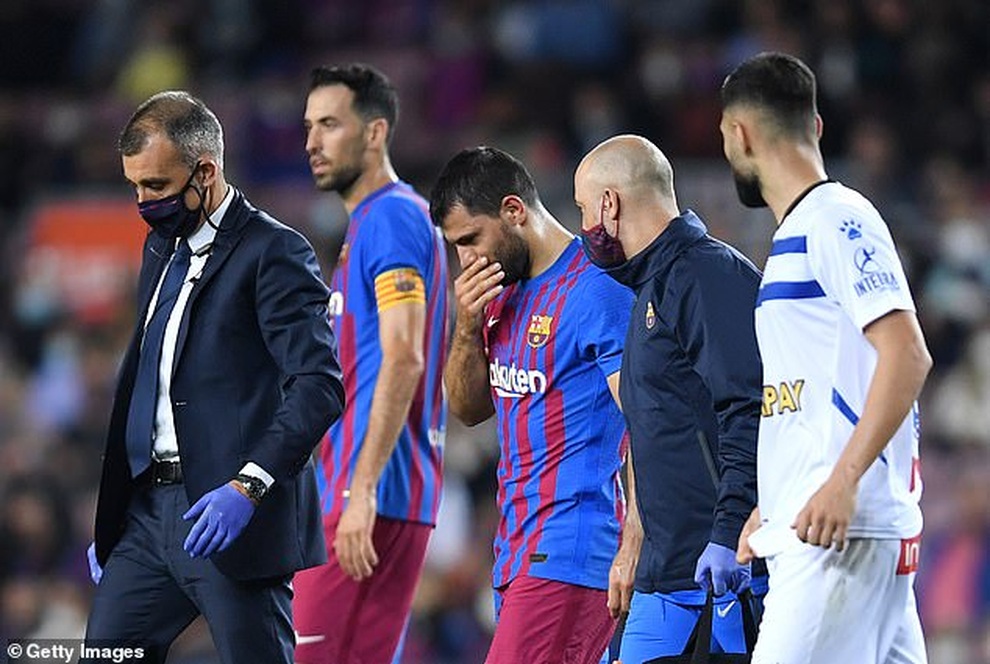Sergio Aguero nhập viện trong ngày Barcelona bị cầm hòa thất vọng - 12 Sergio Aguero nhập viện trong ngày Barcelona bị cầm hòa thất vọng - 12
