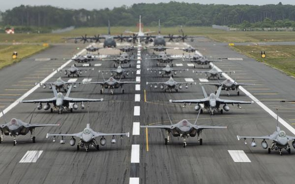 31 máy bay quân sự Mỹ - Nhật phô diễn uy lực trong tập trận “Voi đi bộ” - 8 31 máy bay quân sự Mỹ - Nhật phô diễn uy lực trong tập trận “Voi đi bộ” - 8