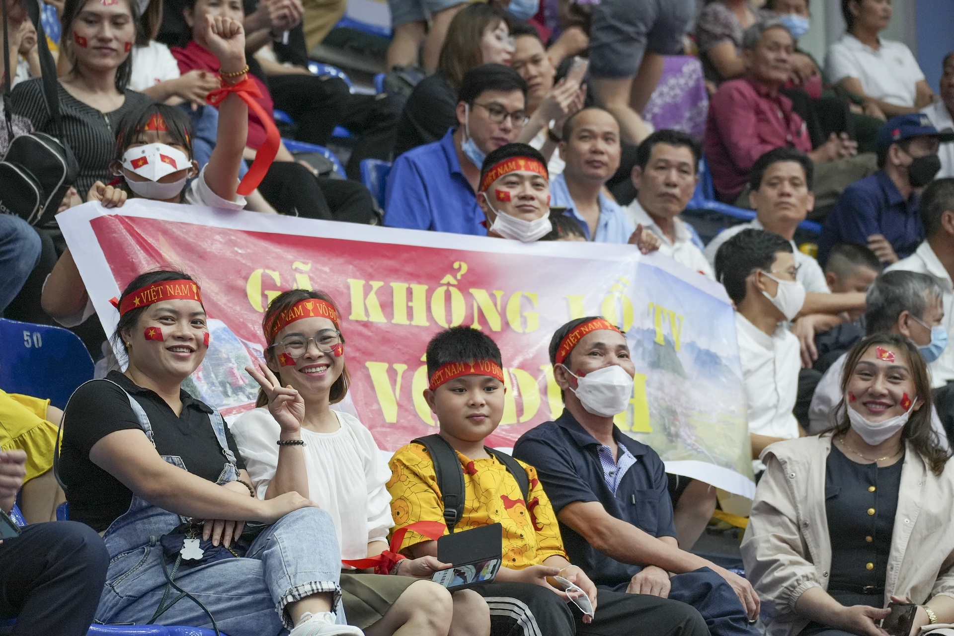 Màn ăn mừng ấn tượng của gã khổng lồ Hà Văn Hiếu giành HCV môn đấu vật - 8 Màn ăn mừng ấn tượng của gã khổng lồ Hà Văn Hiếu giành HCV môn đấu vật - 8