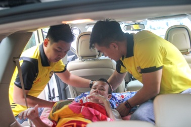 Ấm lòng “Chuyến xe 0 đồng” cho bệnh nhân nghèo