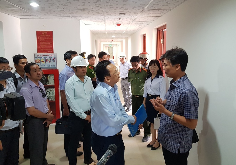 Cư dân Hoàng Quân “mừng tủi” nhận nhà sau 36 tháng ròng rã chờ đợi - 2 Cư dân Hoàng Quân “mừng tủi” nhận nhà sau 36 tháng ròng rã chờ đợi - 2