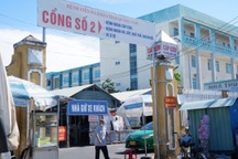 Tạm giữ hình sự 3 thanh niên xông vào bệnh viện chém người