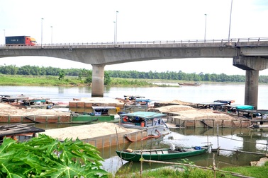 Giá cát leo thang, TPHCM tiếp tục cầu cứu