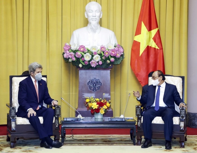 Chủ tịch nước Nguyễn Xuân Phúc tiếp Đặc phái viên Tổng thống Mỹ