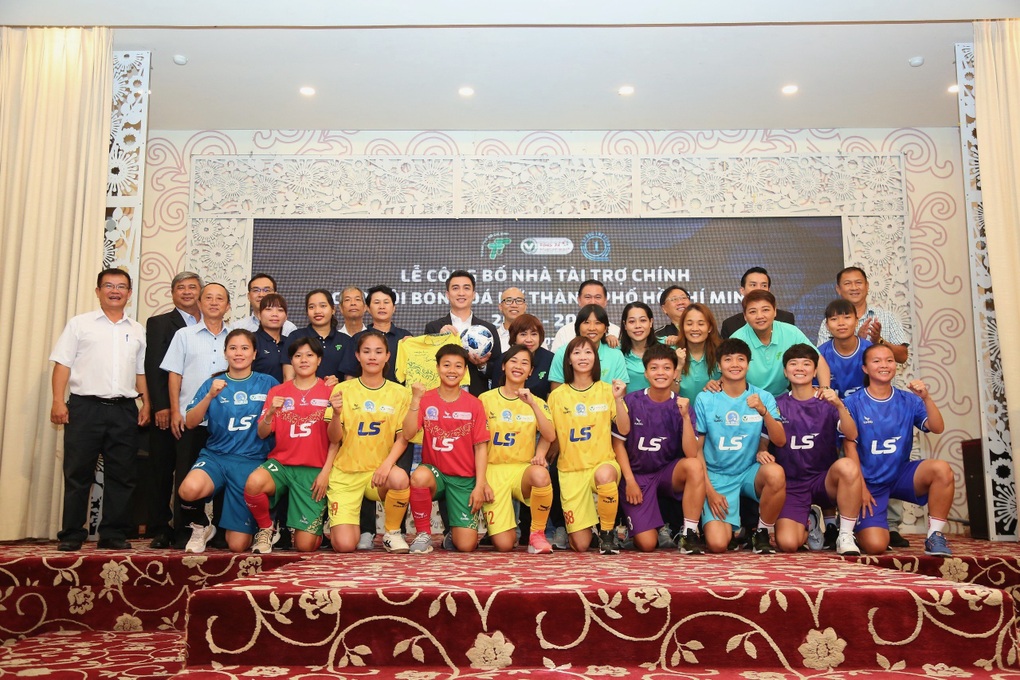 Huỳnh Như có thể về nước khoác áo đội bóng đá nữ TPHCM - 2 Huỳnh Như có thể về nước khoác áo đội bóng đá nữ TPHCM - 2