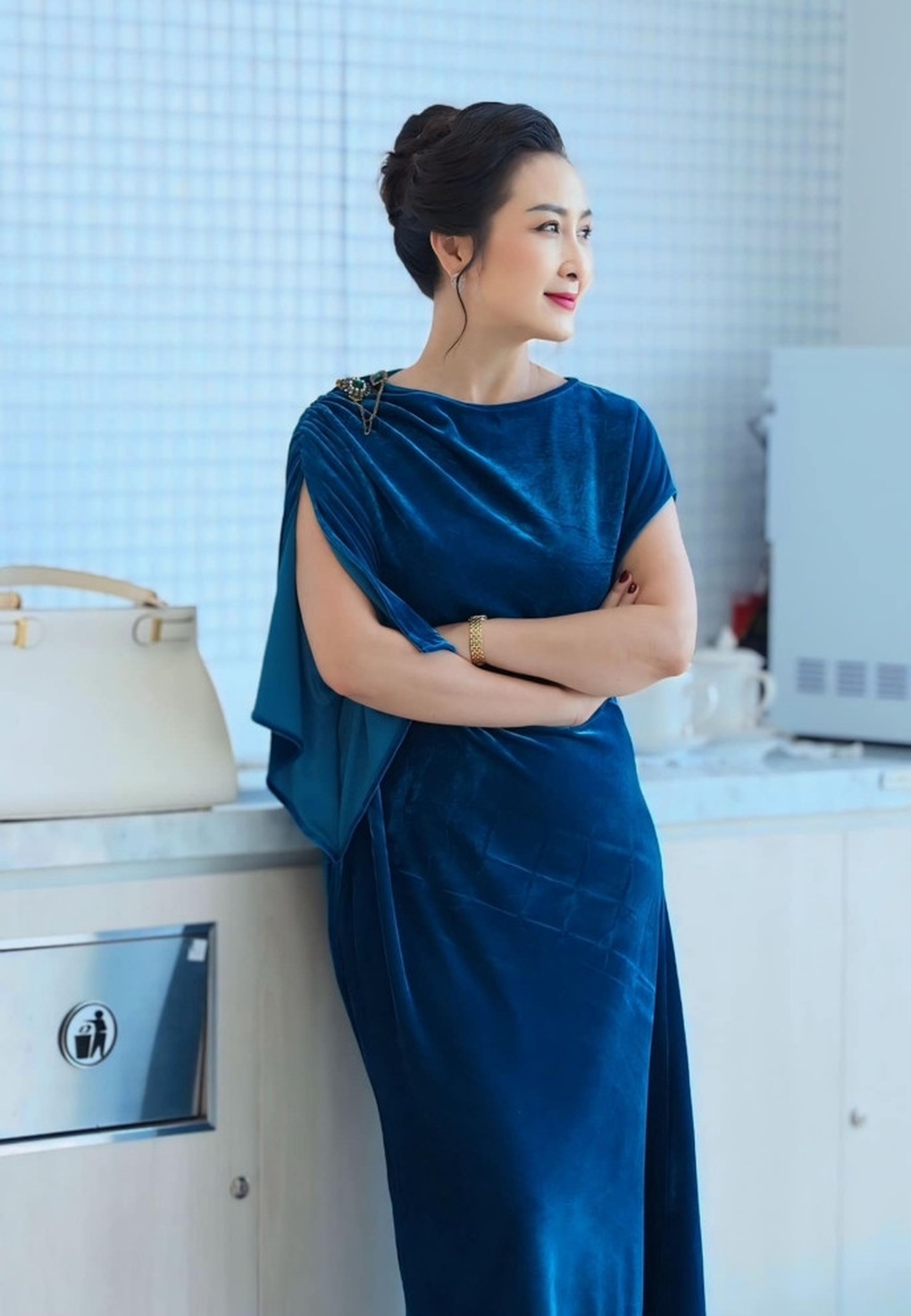 Khánh Huyền tuổi 54: Sống thảnh thơi, hé lộ về ông xã kín tiếng - 4 Khánh Huyền tuổi 54: Sống thảnh thơi, hé lộ về ông xã kín tiếng - 4