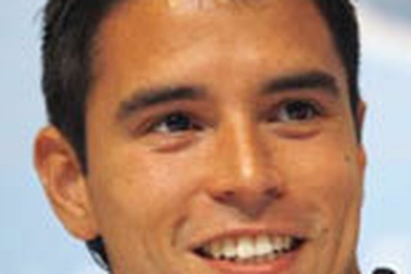 Saviola lọt "mắt xanh" Wenger 