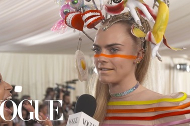 Cara Delevingne và phong cách thời trang cá tính