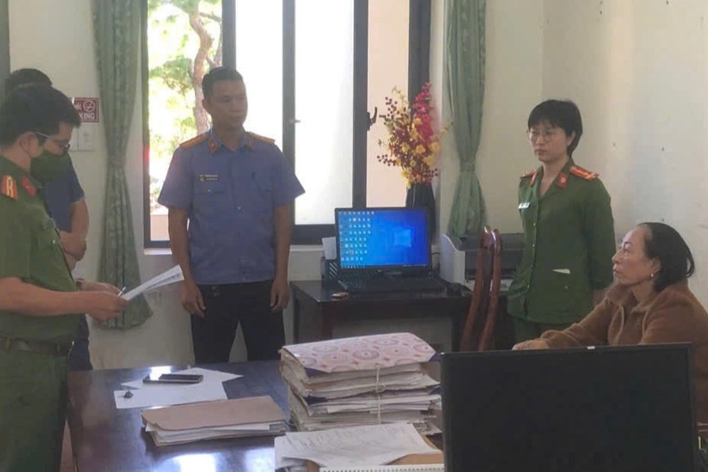 Ngang nhiên bán cây cao su của người khác, chiếm đoạt hàng trăm triệu đồng - 1 Ngang nhiên bán cây cao su của người khác, chiếm đoạt hàng trăm triệu đồng - 1