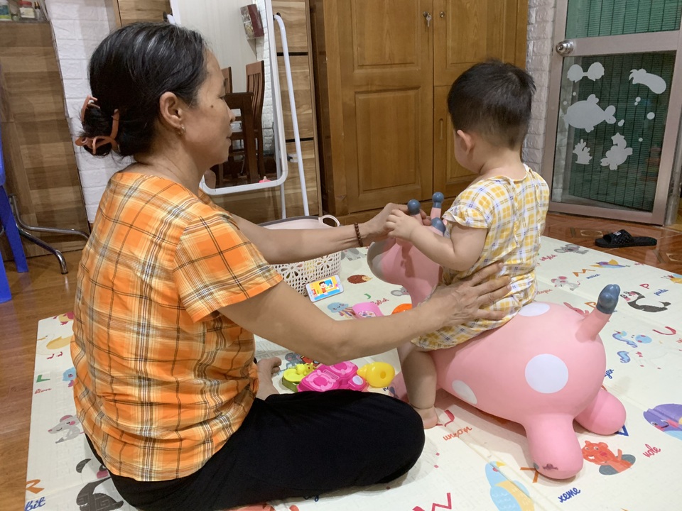 Lao động tự do chật vật nuôi con nhỏ trong mùa dịch Covid-19 - 2 Lao động tự do chật vật nuôi con nhỏ trong mùa dịch Covid-19 - 2