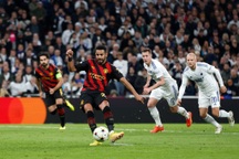 Man City hòa đội bóng bét bảng theo kịch bản bất ngờ