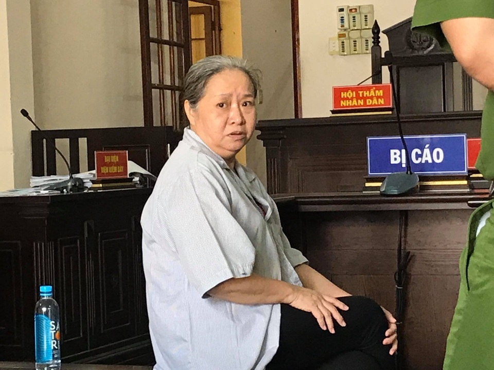 Vụ tạt axít nhân tình của chồng: Người vợ được thả tại tòa - 1 Vụ tạt axít nhân tình của chồng: Người vợ được thả tại tòa - 1