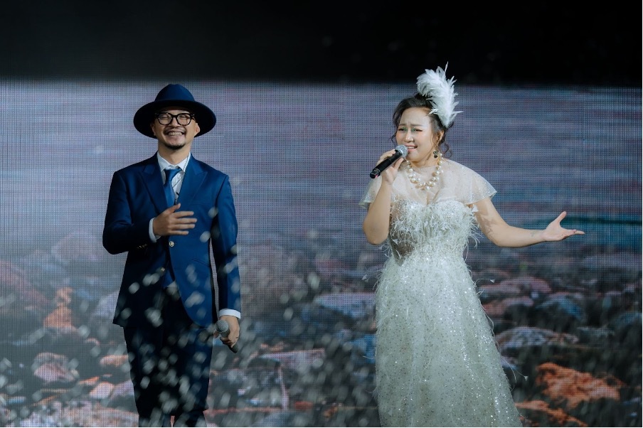 Καλλιτεχνικό πάρτι στην εκδήλωση εγκαινίων του κτιρίου H3 - The Collection, Χαβάη - Προκυμαία Masteri - 4 Bữa tiệc nghệ thuật tại sự kiện ra mắt tòa H3 - The Collection, Hawaii - Masteri Waterfront - 4