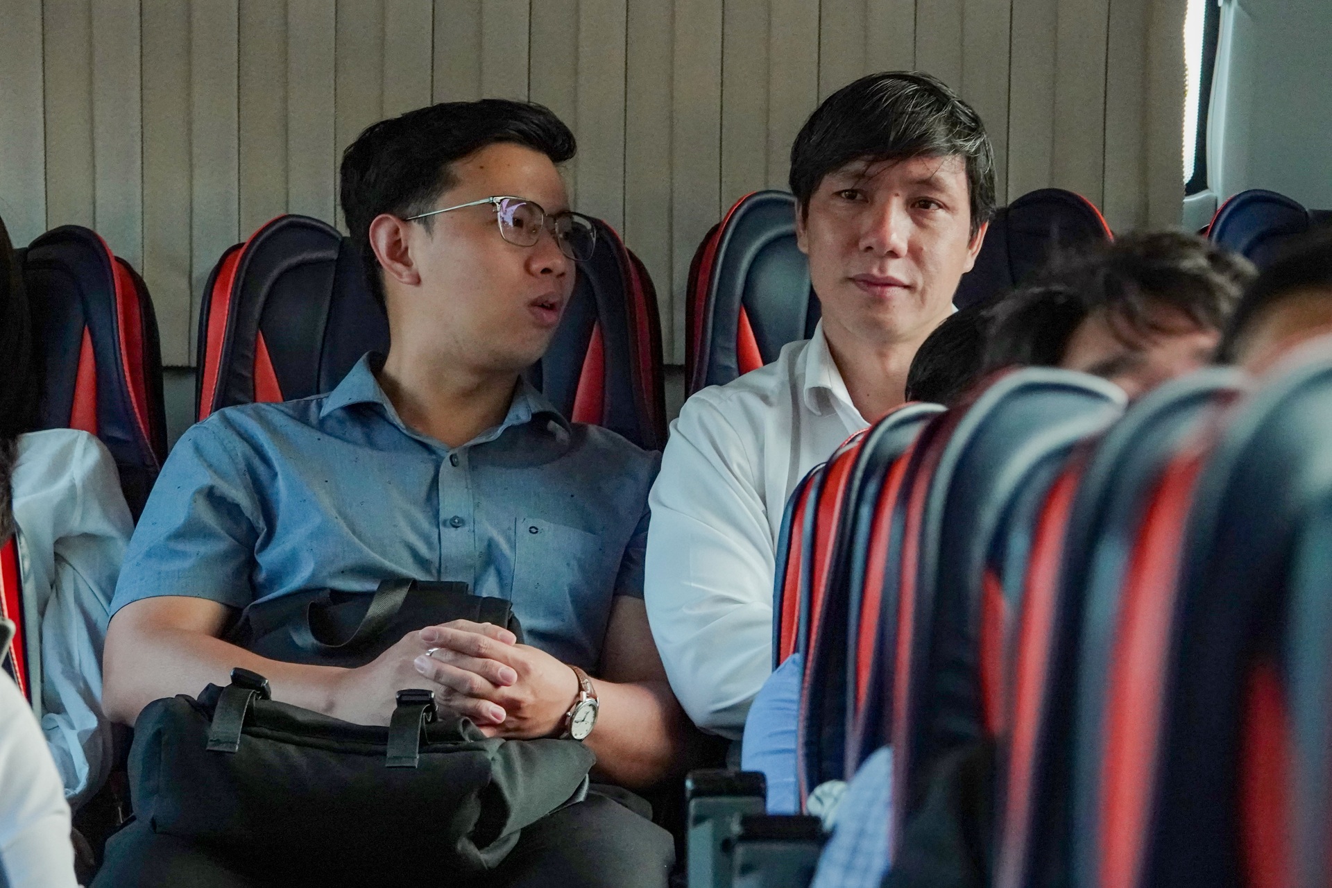 Nữ cán bộ chạy xe máy 80km đi làm, gác chuyện nội trợ để lo công việc - 12 Nữ cán bộ chạy xe máy 80km đi làm, gác chuyện nội trợ để lo công việc - 12